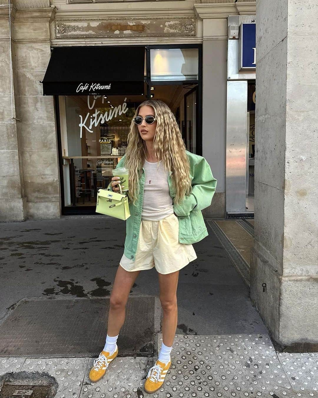 Café Kitsuné Parisのインスタグラム：「@emilisindlev in Paris with #CafeKitsune 🤍」