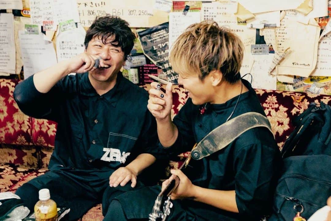HIROSHIのインスタグラム：「還暦祭〜LUCKY VIBRATION〜  千葉LOOK 男鹿から5時間かけて千葉へ サイトウパイセンを祝いに♪ めちゃめちゃ熱かった！  サイトウヒロシずっと長生きしてや❣️  #rottengraffty #hotsquall  photo @kawado_photo」