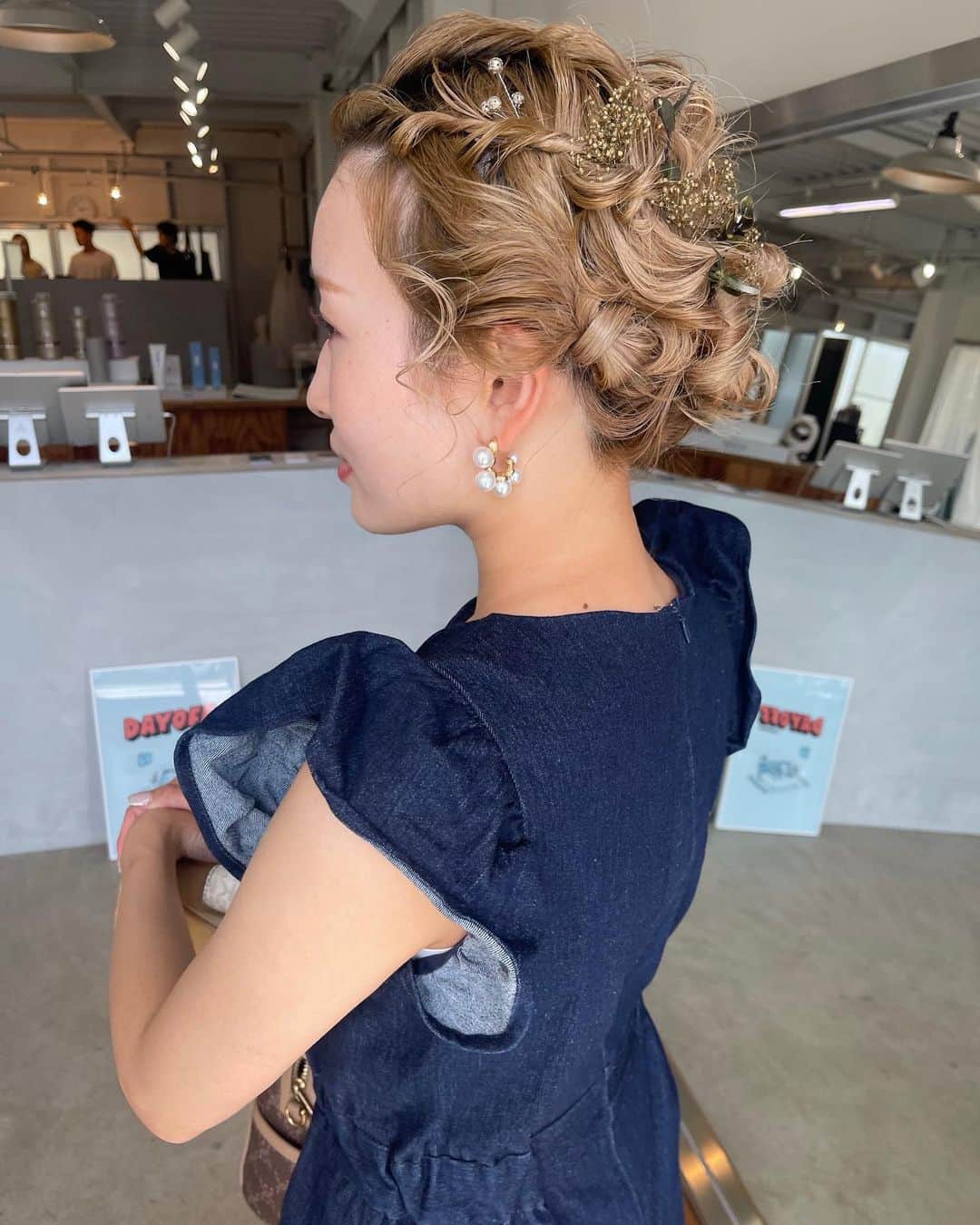 sakincho1028のインスタグラム：「hair arrange🎗  お呼ばれヘアも浴衣ヘアもお任せください🌼  #sakinchohair  #hairarrange#hair#arrange#hairset#ヘアアレンジ#アレンジ#ヘアセット#豊橋#美容室#豊橋美容室#結婚式#ブライダル#ヘアメイク#メイク#花嫁#お呼ばれ#お呼ばれヘア#出張ヘアメイク#ブライダルヘア#ウェディングヘア#花嫁ヘア」