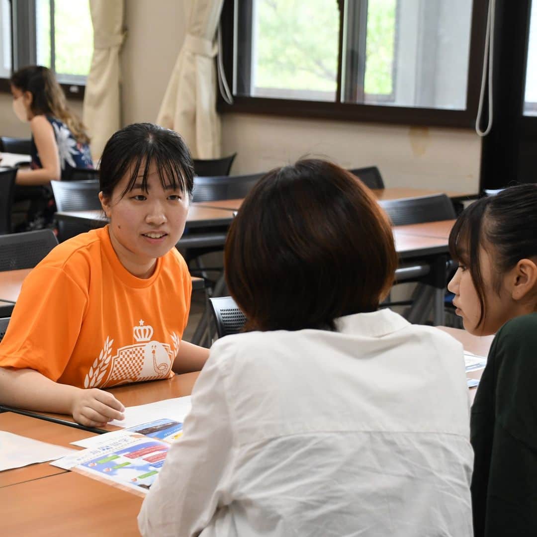 大阪教育大学さんのインスタグラム写真 - (大阪教育大学Instagram)「2023オープンキャンパスその1 7月29日と30日にオープンキャンパスを開催しました。 たくさんの方のご来場、ありがとうございました！  当日の写真を順次アップしていきます。まずは学生スタッフの様子から。  #公式インスタグラム #国立大学 #大阪教育大学 #大教 #大教大 #OsakaKyoikuUniversity #OKU #人にまっすぐ。 #教員養成 #教育協働 #柏原キャンパス #天王寺キャンパス #オープンキャンパス #入試 #大学生 #高校生 #サークル #クラブ #受験 #入学」8月1日 17時45分 - osakakyoikuuniv