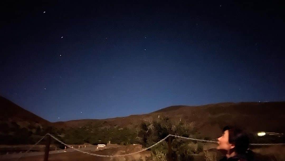 金田久美子さんのインスタグラム写真 - (金田久美子Instagram)「マウナケアの星空観測へ。 写真にはあまり写らないけど実際はもっと星⭐️がたくさんで、流れ星も見えました✨ #マウナケア星空 #ハワイ島」8月1日 17時47分 - kumiko_kaneda