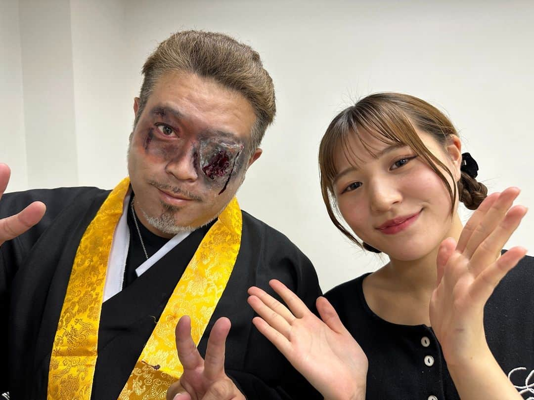 Bm Ngksdsさんのインスタグラム写真 - (Bm NgksdsInstagram)「【在学中からヘアメイク現場を経験！】おばけメイクを担当👻  実際にヘアメイクの現場でお仕事を行う ヘアメイク学科の「アシスタントプログラム」！ 肝試しのイベントでおばけの特殊メイクを担当✨  舞台や映画の現場で使われる傷や怪物の特殊メイクを施術しました！あまりの怖さに泣いてしまうお子さんも😳  今回の現場から１年生も活動がスタート！ これからも学校での学びと「アシスタントプログラム」の実践を通して、ヘアメイクの技術を磨いていこうね✨  ＼豊富な現場実習でプロに！／ BMのヘアメイク学科の「アシスタントプログラム」は、 メイク国際ライセンスとヘアメイクの技術を活かして、 現場実習でヘアメイクの経験を積みます！ だから、実戦力・現場力が身につく🌈  ヘアメイクアーティストになるなら、BM！ . . . #BM #国際ビューティモード専門学校 #美容学校 #美容専門学校 #美容師 #ヘアカット #メンズカット #メイク #ビューティーアドバイザー #美容部員 #スキンケアアドバイザー #ネイル #ネイリスト #エステ #エステティシャン #ヘアメイク #美容学生 #メイクアップアーティスト #明るい校舎 #快適な学校生活 #美容学生の日常 #オープンキャンパス #AO」8月1日 17時50分 - bm.beautymode