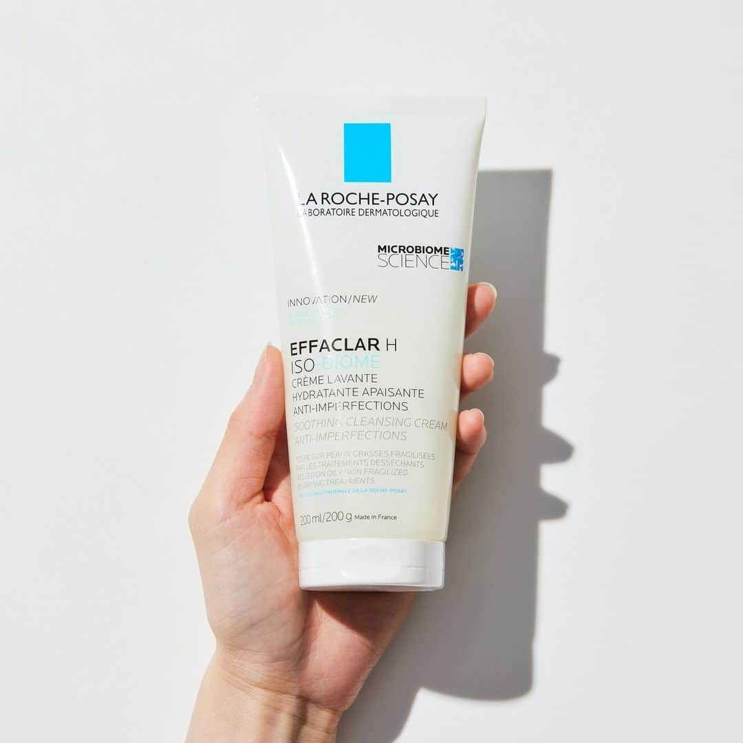 LA ROCHE-POSAY JAPAN ラロッシュポゼさんのインスタグラム写真 - (LA ROCHE-POSAY JAPAN ラロッシュポゼInstagram)「【NEW❗️医療機関・公式オンラインショップ限定でエファクラ イソバイオーム クレンザーが発売開始👏】  ニキビの原因*をしっかりケアするエファクラシリーズから 限定の洗顔料＜エファクラ イソバイオーム クレンザー＞が発売開始します🎉  うるおいを残し、なめらかな感触の洗い上がりです✨ ぜひ新商品を試してみてくださいね🤲  --------------------- ■エファクラ イソバイオーム クレンザー ---------------------  *皮脂や汚れ  ＊＊＊＊＊＊＊＊＊＊＊＊＊＊＊ ラ ロッシュ ポゼ 化粧品空き容器を、全国のロフト店舗*( ラ ロッシュ ポゼ販売店舗)にて回収しています。 是非、使用済みの製品をお持ちください。 ＊後楽園ロフト東京ドームシティラクーア店、堺ロフトを除く。 ＊ターマルウォーター/セロザンク/アンテリオスＵＶプロテクションミストは回収製品除外です。  #ラロッシュポゼ #larocheposay #ラロポ #ニキビ #ニキビケア #ニキビ対策 #ニキビ予防 #ニキビ治したい #ニキビスキンケア #エファクライソバイオームクレンザー #クレンザー #保湿 #保湿ケア #洗顔料 #角質 #角質ケア #毛穴 #毛穴ケア #敏感肌 #敏感肌用 #潤い肌 #ツヤ肌 #乾燥肌 #乾燥対策 #スキンケア好きさんと繋がりたい #コスメ好きさんと繋がりたい #新発売 #ニキビ肌 #混合肌 #オイリー肌」8月1日 18時00分 - larocheposayjp