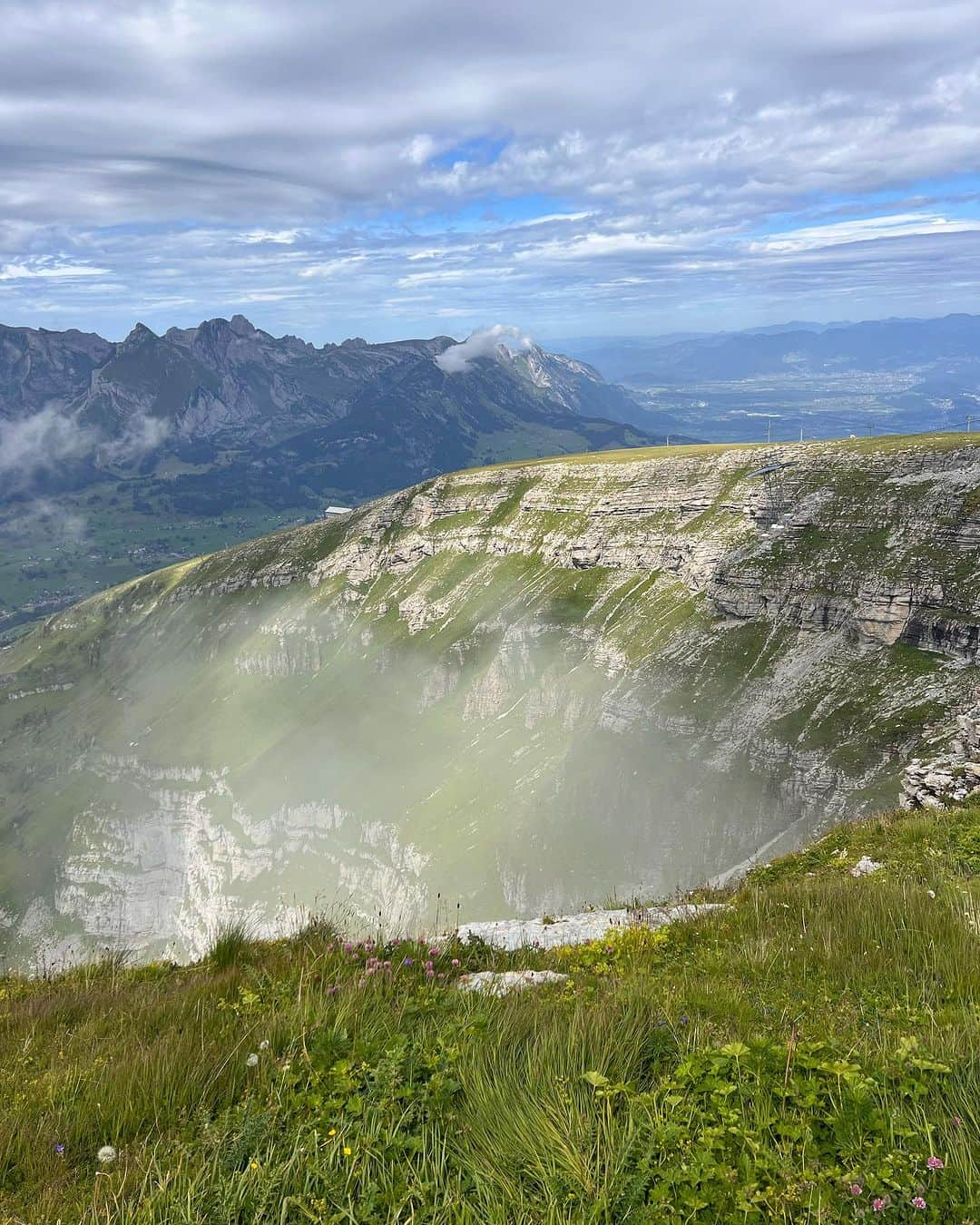 Maurice De Mauriac Zurichさんのインスタグラム写真 - (Maurice De Mauriac ZurichInstagram)「Happy Swiss National Day 🇨🇭🧀 Celebrating it with a hike to #chäserrugg to to highest of all #7 #churfürsten - it’s beautiful up here! Enjoy all your #1august   MauriceDeMauriac #MDM #Züri #zürifäscht #newwatch #launch #züridate #color #colors #tram #trams #colorofzurich #nationalday #swiss  #switzerland #switzerland🇨🇭 #hiking #hikinginswitzerland #swissalps #swissmade #swisswatch #swissnationalday #swissnature」8月1日 18時00分 - mauricedemauriac