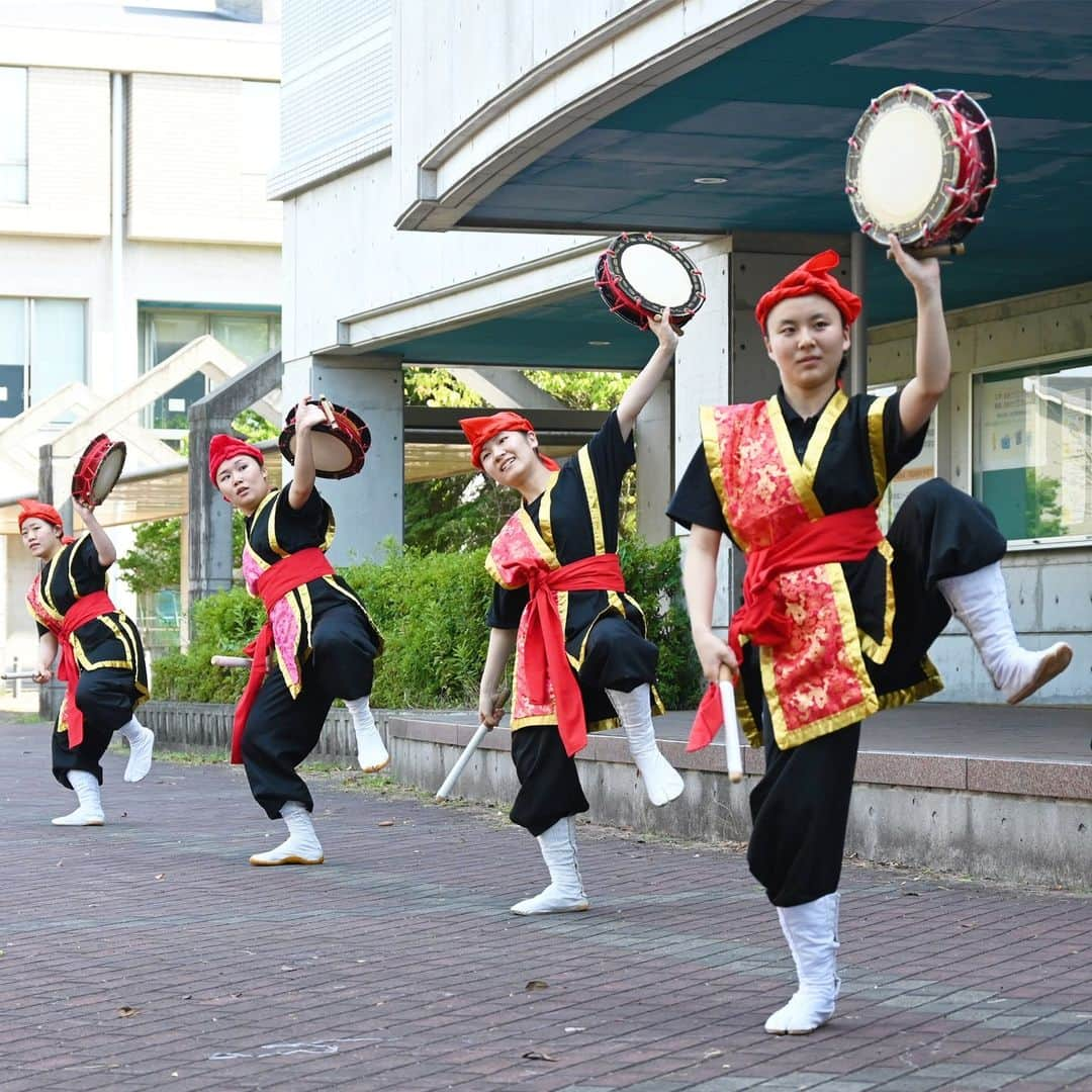 大阪教育大学さんのインスタグラム写真 - (大阪教育大学Instagram)「2023オープンキャンパスその4 クラブ・サークルもオープンキャンパスを盛り上げてくれました。  #公式インスタグラム #国立大学 #大阪教育大学 #大教 #大教大 #OsakaKyoikuUniversity #OKU #人にまっすぐ。 #教員養成 #教育協働 #柏原キャンパス #天王寺キャンパス #オープンキャンパス #入試 #大学生 #高校生 #サークル #クラブ #受験 #入学」8月1日 18時00分 - osakakyoikuuniv