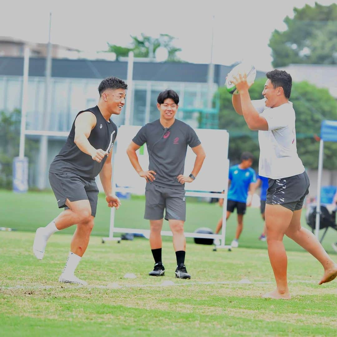 金正奎さんのインスタグラム写真 - (金正奎Instagram)「Training in my old uni 🔴⚫️ 学生は元気いっぱいだ(^^)  早稲田学生時代はとにかく 素敵な思い出だらけや〜。  また馬場歩きしたいな~。 @wasedarugby_1918   #早稲田 #ラグビー」8月1日 18時03分 - shokei1003