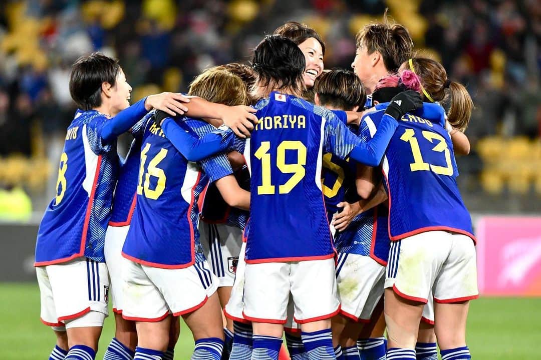 守屋都弥のインスタグラム：「🇯🇵  現地、日本からの応援本当にありがとうございます！  みんな最高、最強。  ここから負けたら終わり。 一つでも長く！みんなで❤️‍🔥 ©︎JFA  #wwc  #worldcup  #nadeshiko  #なでしこ  #守屋都弥  #19」