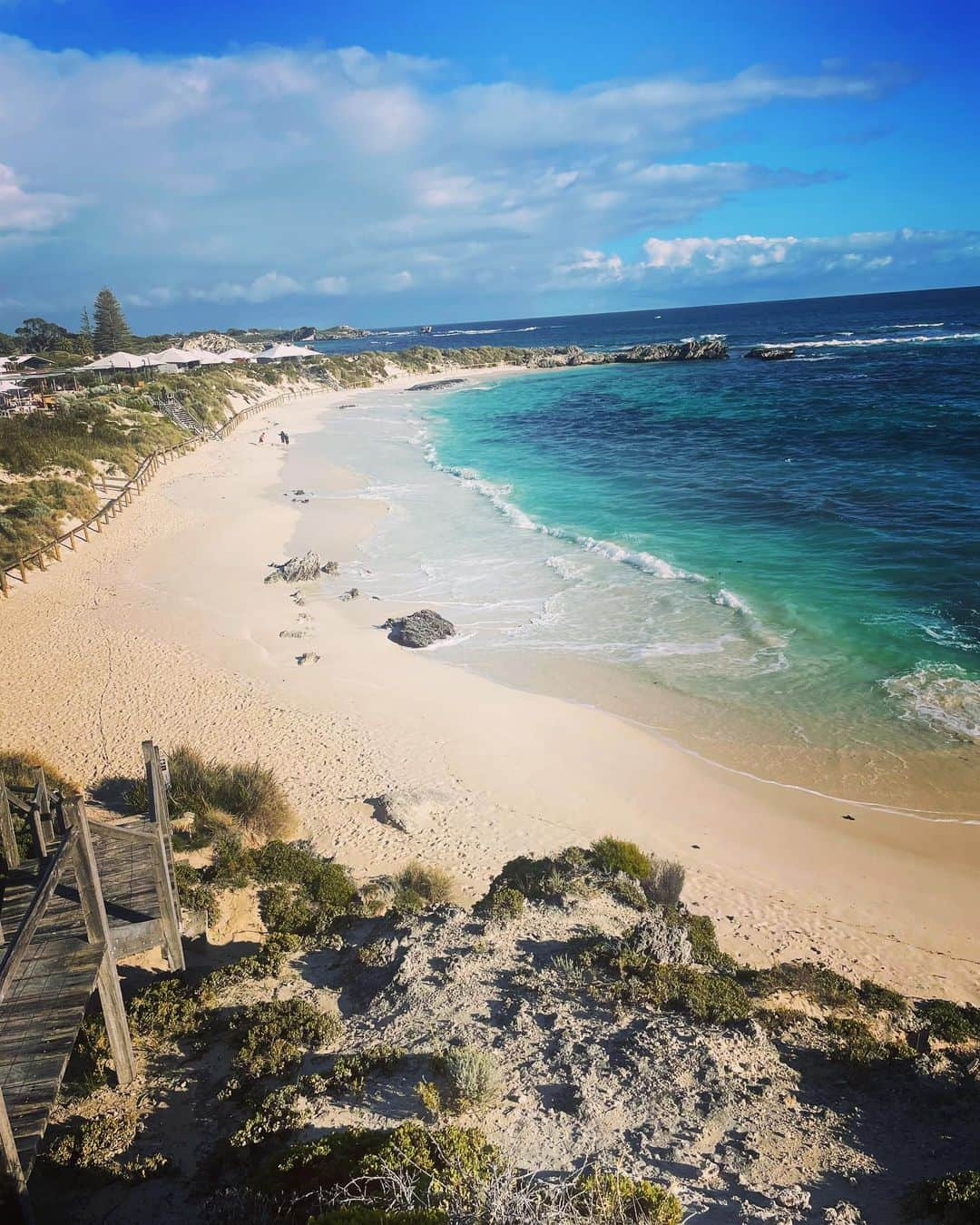 アーニャ・ミッタークさんのインスタグラム写真 - (アーニャ・ミッタークInstagram)「I visited the amazing little island @rottnestislandwa even had the chance to meet some cute quokkas... #quoakkaselfie」8月1日 18時37分 - anjamittag