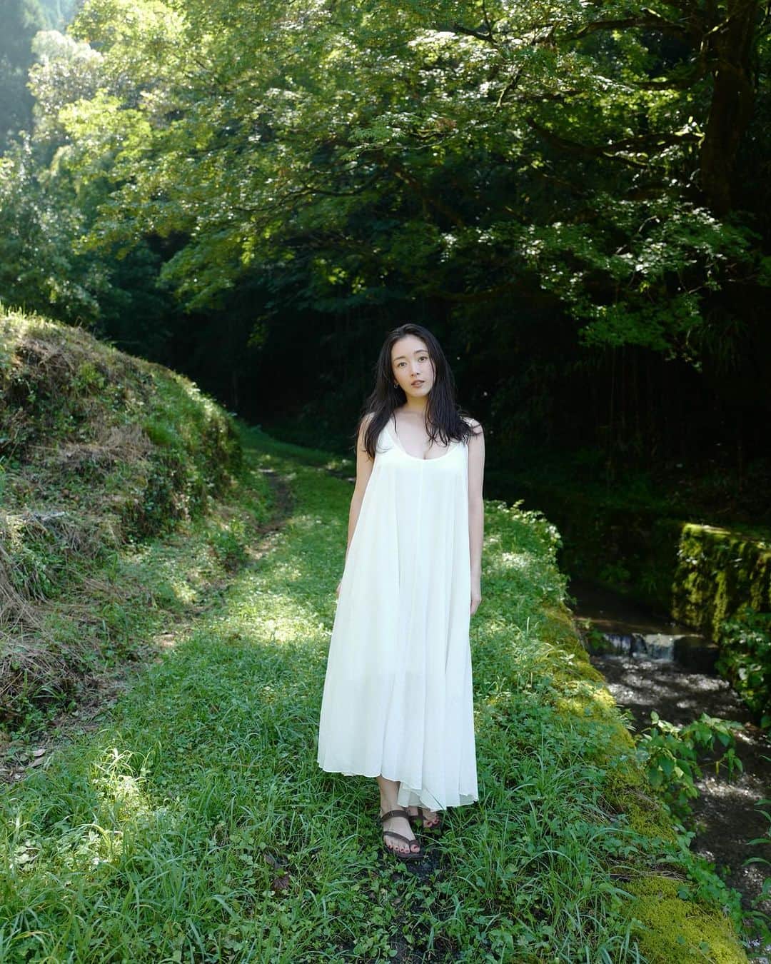 園都のインスタグラム：「Hello August 🌻」