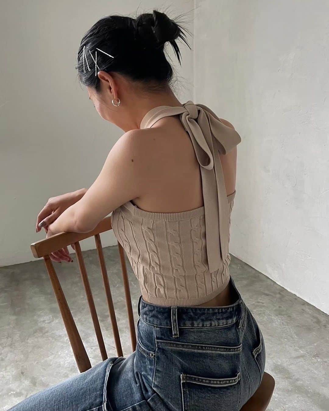 ENVYMのインスタグラム：「【𝙘𝙤𝙢𝙞𝙣𝙜𝙨𝙤𝙤𝙣】 ⁡ ⁡ ☑️ホルターネックタイTOPS color / BLACK,BEIGE,WHITE ⁡ ⁡ --------------------------------- ⁡ SUMMER SALE開催中🔥 ぜひWEBSTOREをご覧ください❕ ⁡ ⁡ #envym #2023ss #summer」