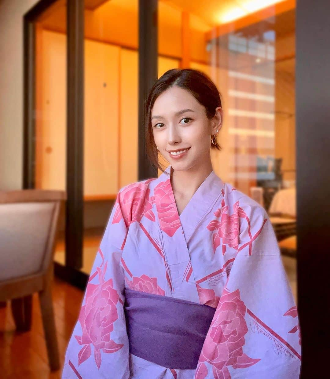 チャナナ沙梨奈さんのインスタグラム写真 - (チャナナ沙梨奈Instagram)「近くで花火があるみたいだけど、 観れるといいな🎆  #チャナナ沙梨奈 #モデル #ハーフモデル #浴衣 #旅館 #写真反転してます」8月1日 19時17分 - chananasarina