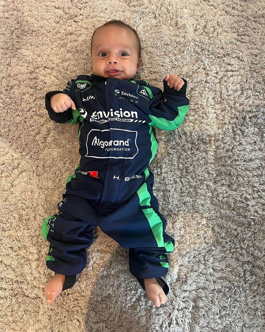 セバスチャン・ブエミさんのインスタグラム写真 - (セバスチャン・ブエミInstagram)「Ready for season 10 @envisionracing 🤩💪👍😁 @fiaformulae」8月1日 19時18分 - sebastien_buemi