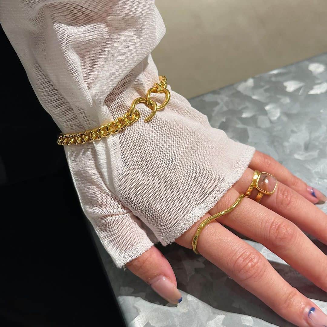 H BEAUTY&YOUTHさんのインスタグラム写真 - (H BEAUTY&YOUTHInstagram)「＜Preek＞ YU-KIN SCALE RING ¥24,750 YU-KIN X RING ¥27,500 YU-KIN DOUBLE RING ¥27,500 CURB CHAIN NECKLACE ¥88,000 CURB CHAIN BRACELET ¥56,100 SQUARE STONE CHARM NECKLACE ¥38,500 SQUARE PINK OPAL RING ¥39,600 BAROQUE PEARL ROPE BELT NECKLACE ¥77,000  #H_beautyandyouth #エイチビューティアンドユース @h_beautyandyouth  #BEAUTYANDYOUTH #ビューティアンドユース #Unitedarrows #ユナイテッドアローズ #preek」8月1日 19時20分 - h_beautyandyouth