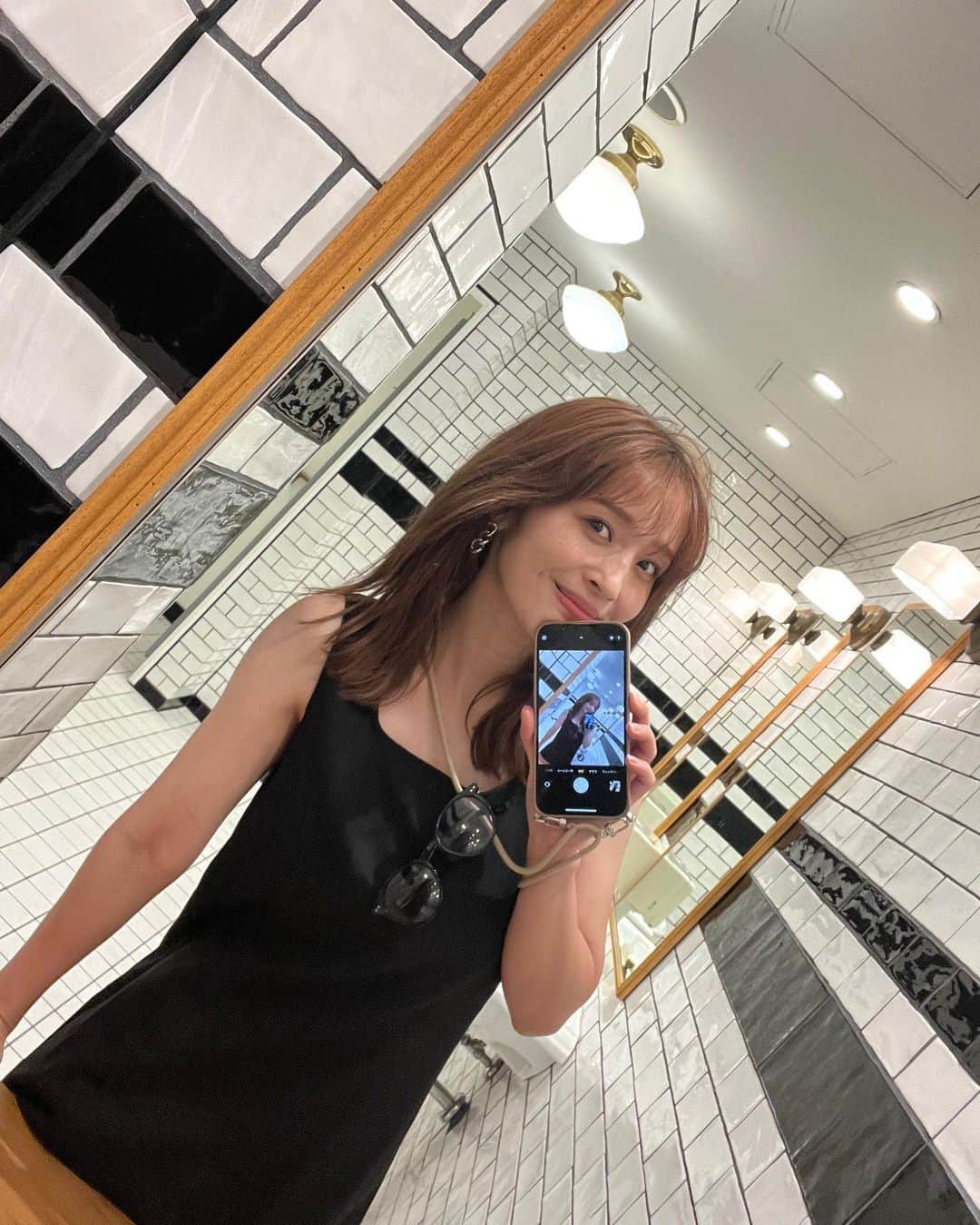 神部美咲のインスタグラム：「8月ですって😳🫢😶」
