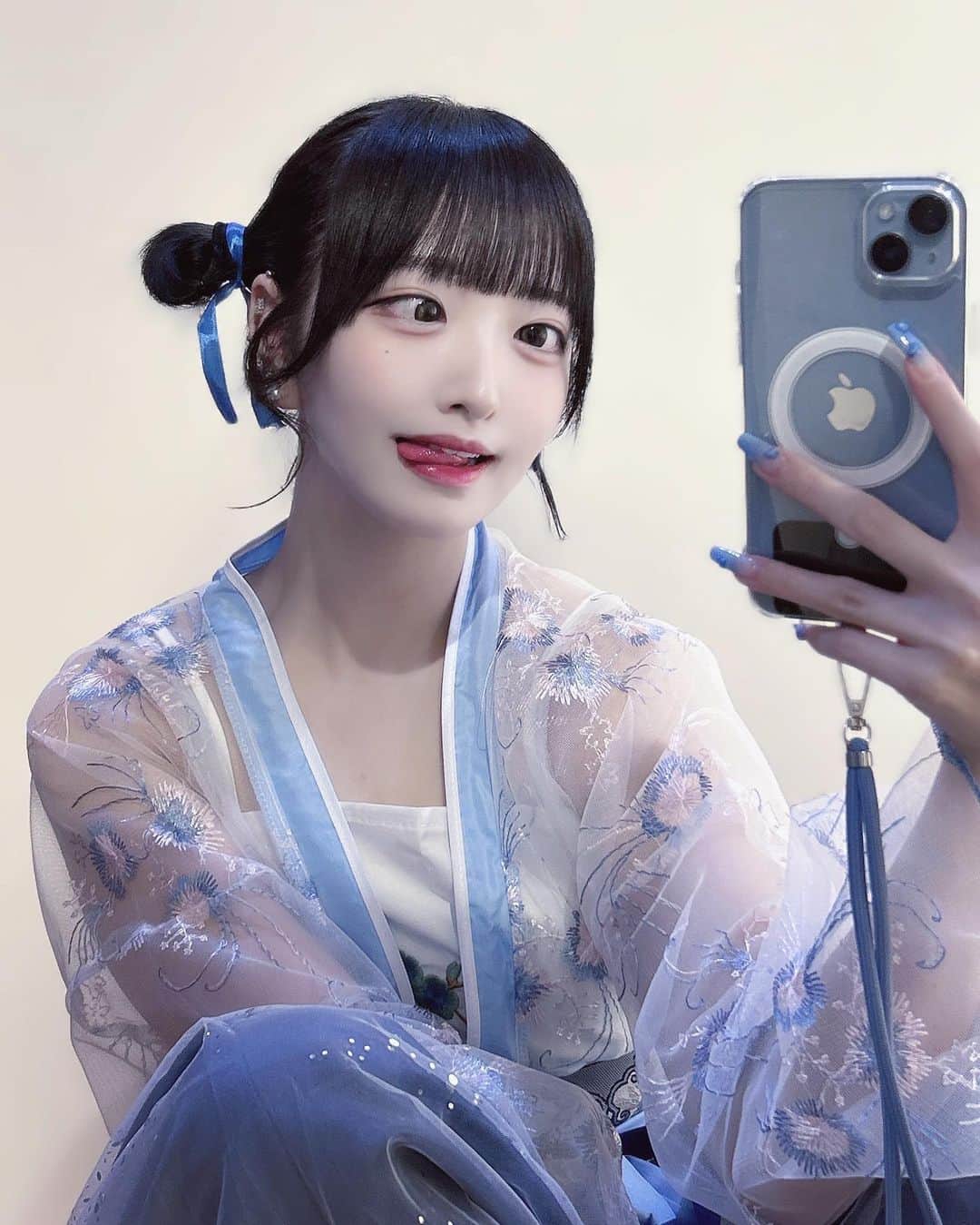 相笠萌のインスタグラム：「ばあ」