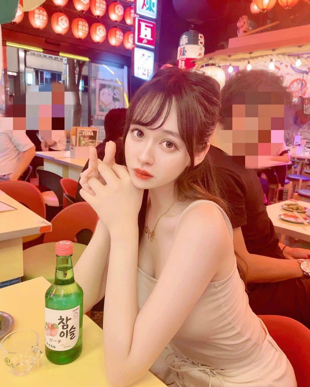 のインスタグラム：「・ 初めて横丁へ🍻🍴  参鶏湯？ラーメンとっても美味しかった(,,•﹏•,,)  #新宿居酒屋 #新宿横丁 #新宿ラーメン」