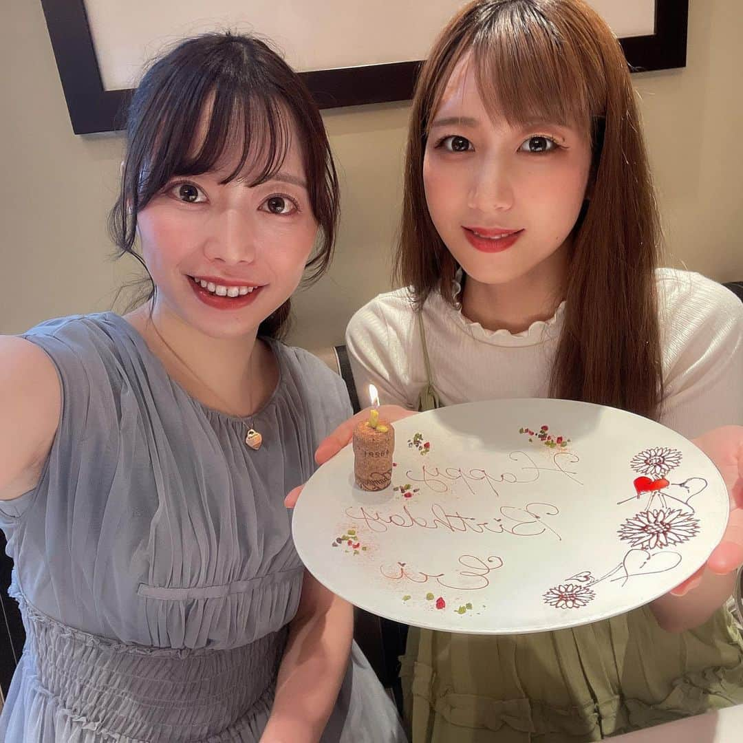 美羽えりさんのインスタグラム写真 - (美羽えりInstagram)「今年もお洒落なお店に連れて行ってくれました🥰💭💓 "❤︎ 𝕋𝕙𝕒𝕟𝕜 𝕪𝕠𝕦 兎乃ちゃん ❤︎" . #birthday #birthdaydinner  #青山ランチ #青山ディナー  #TerresdeTruffes #truffe  #birthdayplate #🎂」8月1日 19時47分 - erimihane02