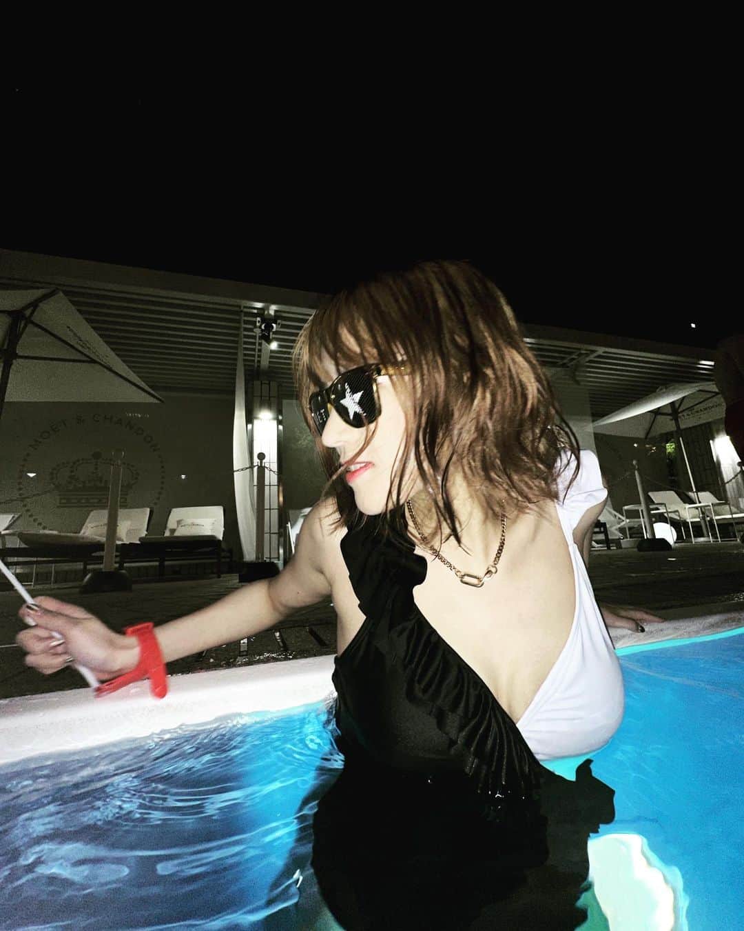 まなさんのインスタグラム写真 - (まなInstagram)「パリピに頑張って寄せました☺️  　#anaインターコンチネンタルホテル東京 #bikini #pool #photography #portrait  #moetchandon #fashion」8月1日 19時43分 - manachan_1120