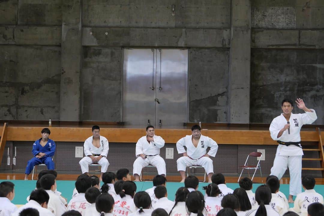 羽賀龍之介さんのインスタグラム写真 - (羽賀龍之介Instagram)「技術指導の前のトークショー。 内容構成も選手で考えました。初めての司会。 @takeshiojitani  @otahyoga  @k346g  @judo.sotaro  @asahikasei_judo」8月1日 19時44分 - ryunosukehaga