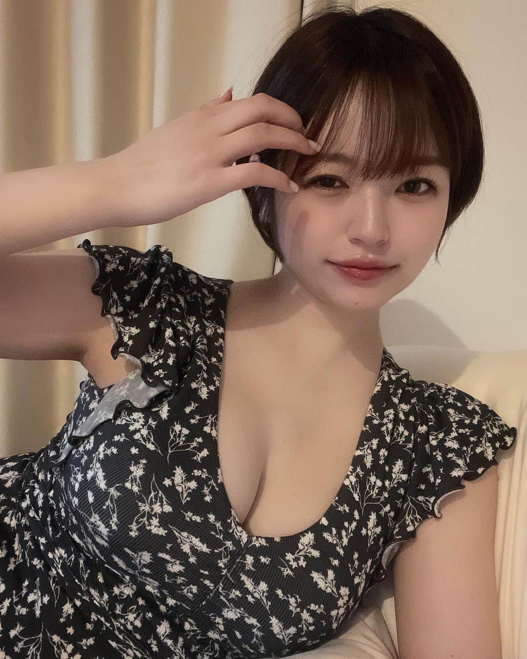 小森ほたるのインスタグラム：「8月もよろしくね·͜· ♡☀️」