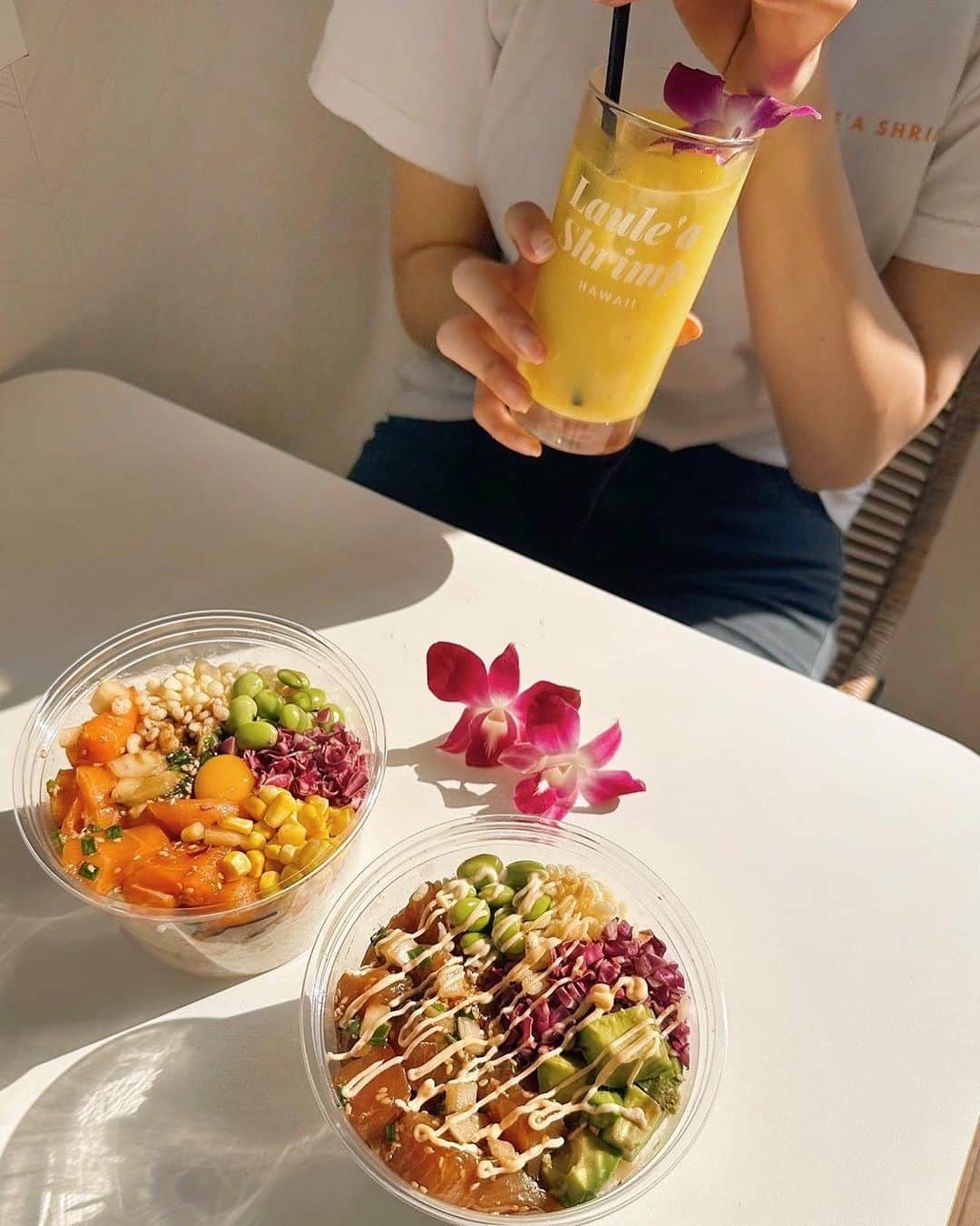森山菜々のインスタグラム：「. 🐟🥑𝐏𝐎𝐊𝐄 𝐁𝐎𝐖𝐋🥑🐟 @laulea_shrimp_fukuoka   昔出してた #ポキボウル 、 新しくカスタマイズできるようにしてみました🌽🫛🧀  やっぱりガーリック醤油が優勝🏆🧄  #lauleashrimp #ラウレアシュリンプ」
