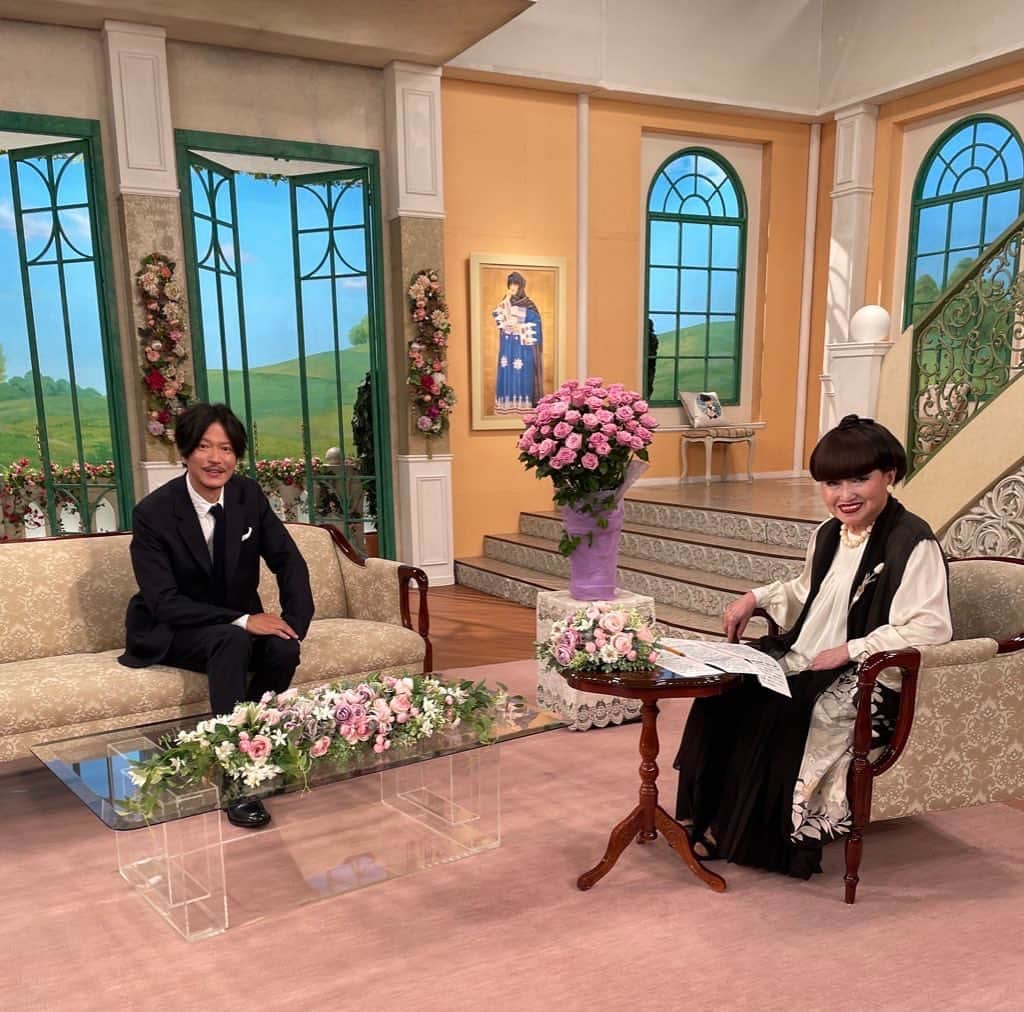 刑事7人のインスタグラム：「【出演情報】  あす13時より放送の #徹子の部屋 に   #刑事7人 海老沢 芳樹 役 #田辺誠一 さんが登場します📺  田辺さんの気になるお話も！？  最終章に突入する #刑事7人 からの おしらせもございます。  ぜひご覧下さい👀✨」