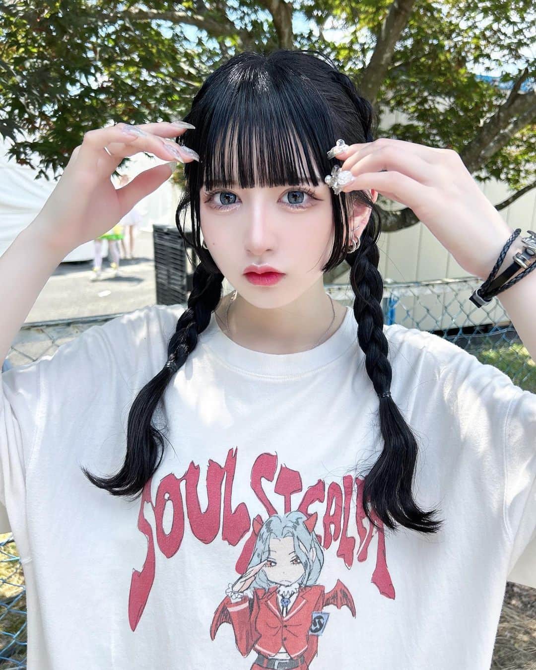 狐波ろんのインスタグラム：「髪色ブルーブラックなんだけど、次何がいいと思うー？」
