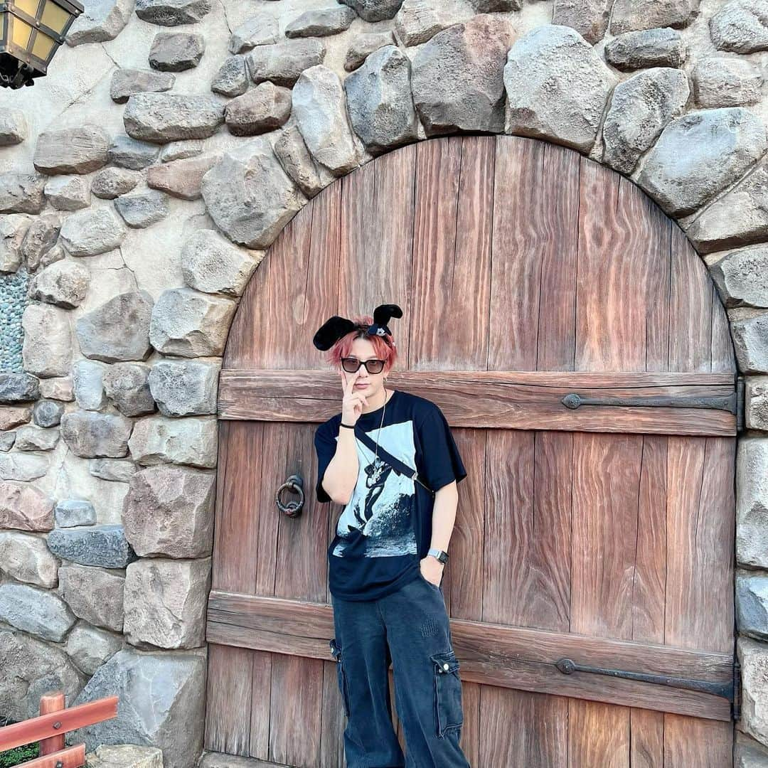 本田康祐のインスタグラム：「in #disneyland   オズワルドになった」