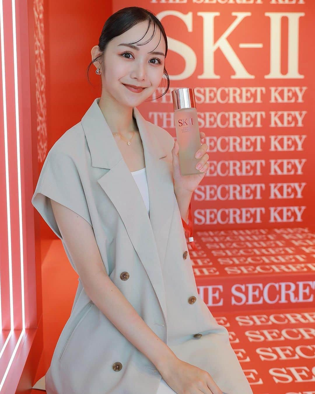 西脇梨紗さんのインスタグラム写真 - (西脇梨紗Instagram)「. @skii さんのイベントにご招待して頂きました🕊  SK-II独自の発酵プロセスにあるピテラの秘密を知ることができるブースがたくさんあり、 SK-II独自の肌測定器(MMS)で 肌年齢を診断できたり、、💭  ピテラの化粧水や新製品のクリームもお試しさせて頂き、 改めてSK-IIの製品の良さを実感🥹！  肌年齢の診断では、 これから出てくる肌の不調や 今足りているスキンケアだったりと 詳しいことを教えて下さるので とても勉強になりました🥹  どこのブースも素敵な空間で じっくりとSK-IIの秘密を知ることができました🥰  肌には自信のある方ではありますが、 これからはもっと気遣っていこう~🫶🏻  #SKIITheSecretKey #SKIISECRETKEYHOUSE #SKII #エスケーツー #pitera #ピテラ #skii #スキンケア #美肌 #美肌ケア #美白ケア #美容液　#skincare」8月1日 19時59分 - risa_nishiwaki