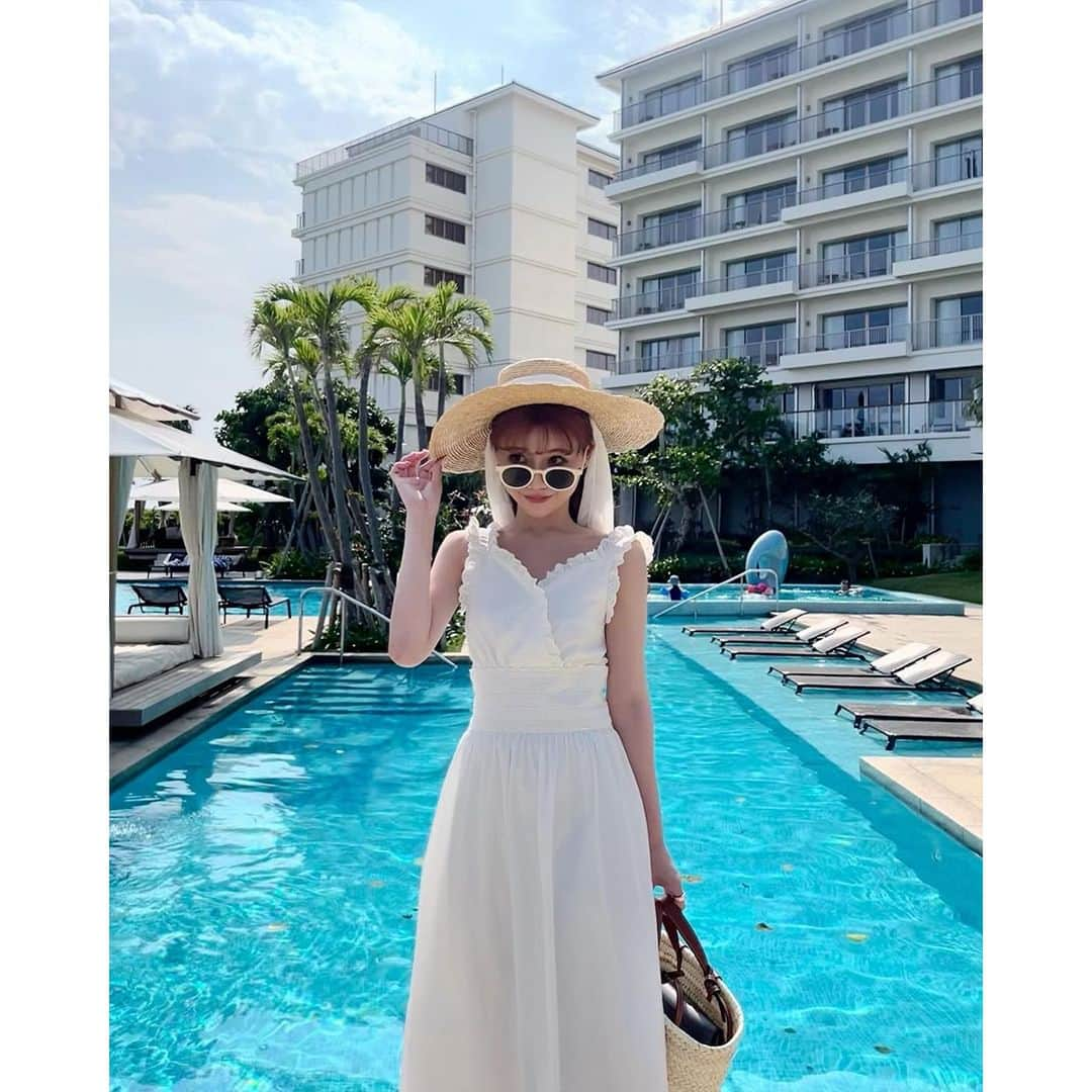 PATRA magazineさんのインスタグラム写真 - (PATRA magazineInstagram)「【お気に入りの一枚👗リゾートワンピ】  夏にぴったりなリゾートワンピは持ってる？  可愛さと、ちょっと大胆なものがおすすめ💕 ホテルステイなどにもっていこ！  ＼ thank you 🦢 ／ @mgmilk___ / @nami___grm @treaturself_una / @412_kana /  @___ponmk2___ / @nanamiio3  今みんなの中で流行っている事やアイテムがあれば @patra__jp をタグ付けしてぜひ教えてね🔔  皆さんのすてきな投稿をぜひ紹介させてください！  #リゾート #リゾートワンピ #ワーケーション  #ワンピース」8月1日 20時00分 - patra__jp