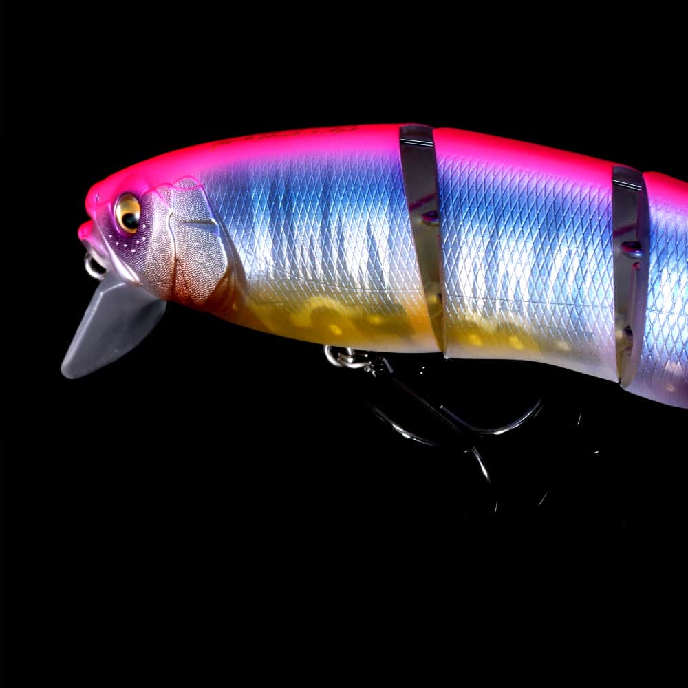 Megabass Inc.のインスタグラム：「LIVE-WIRED-SYSTEMは、動き過ぎてしまう傾向にあった従来のジョインテッドルアーの各ボディ部位の非連動した不可解な動きを制御。形状記憶チタン製のスパイン（背骨）をボディ背部に挿入し、ワイヤーの本数、線径などを組み替えることで、ボディのしなやかさを好みに応じてチューンできる新技術です。 #LiveWiredSystem #スパインX190F #伊東由樹 #メガバス #バス釣り #ジョイントベイト #ビッグベイト #SPINEX190F #YukiIto #MEGABASS #bassfishing #jointbait #bigbait  【SPIN-X190F】 https://www.megabass.co.jp/site/products/spine-x_190f/」