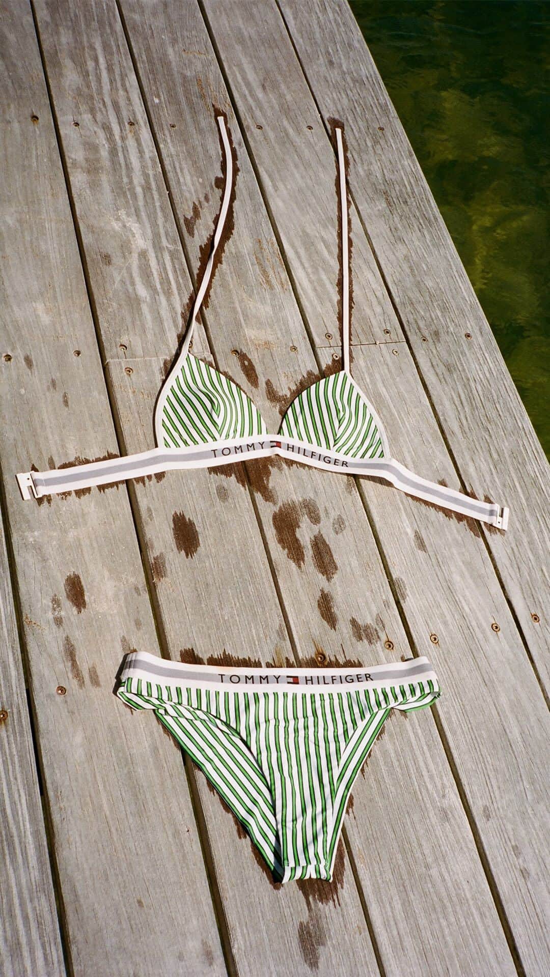 Tommy Hilfigerのインスタグラム：「Summer essentials at your fingertips.」