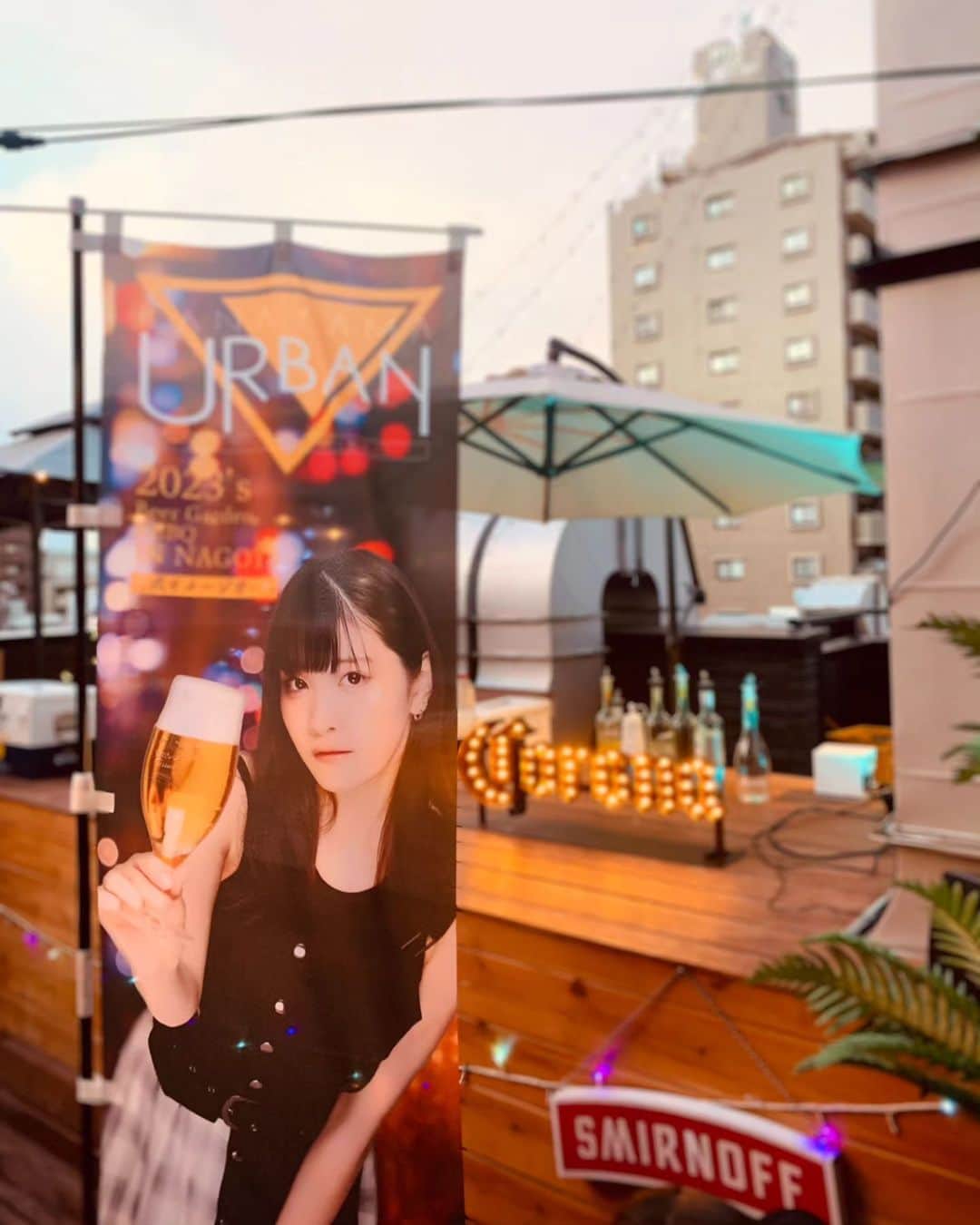 五十嵐早香のインスタグラム：「【朗報】本日から名古屋金山にあるビアガーデン「URBAN」金山店のイメージガールをさせて頂きます！！ 早速のぼりやポスターが店内にはあります🤭   みなさんと一緒に掴んだイメージガール🥺✨ 本当に嬉しいです！！  10月までありますので、もし良ければBBQやお酒を飲みながら私を見に来ていただけたら嬉しいです🍻  いがらーよ、ここで宴をしてはみないか？😊 #はやかビアガーデンイベント」