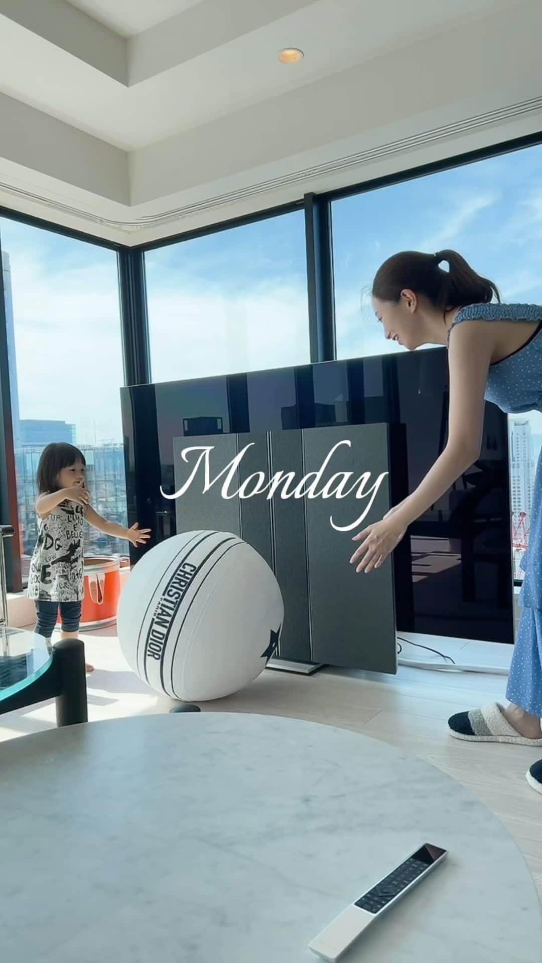 小川真葵のインスタグラム：「👗 all @rinoa_official 🩵  #rinoa_official  #seveninstrumentals  #jungkook  #ジョングク #グク  #bts #hermes #birkin25 #kelly25  #chanel #cocohandle」