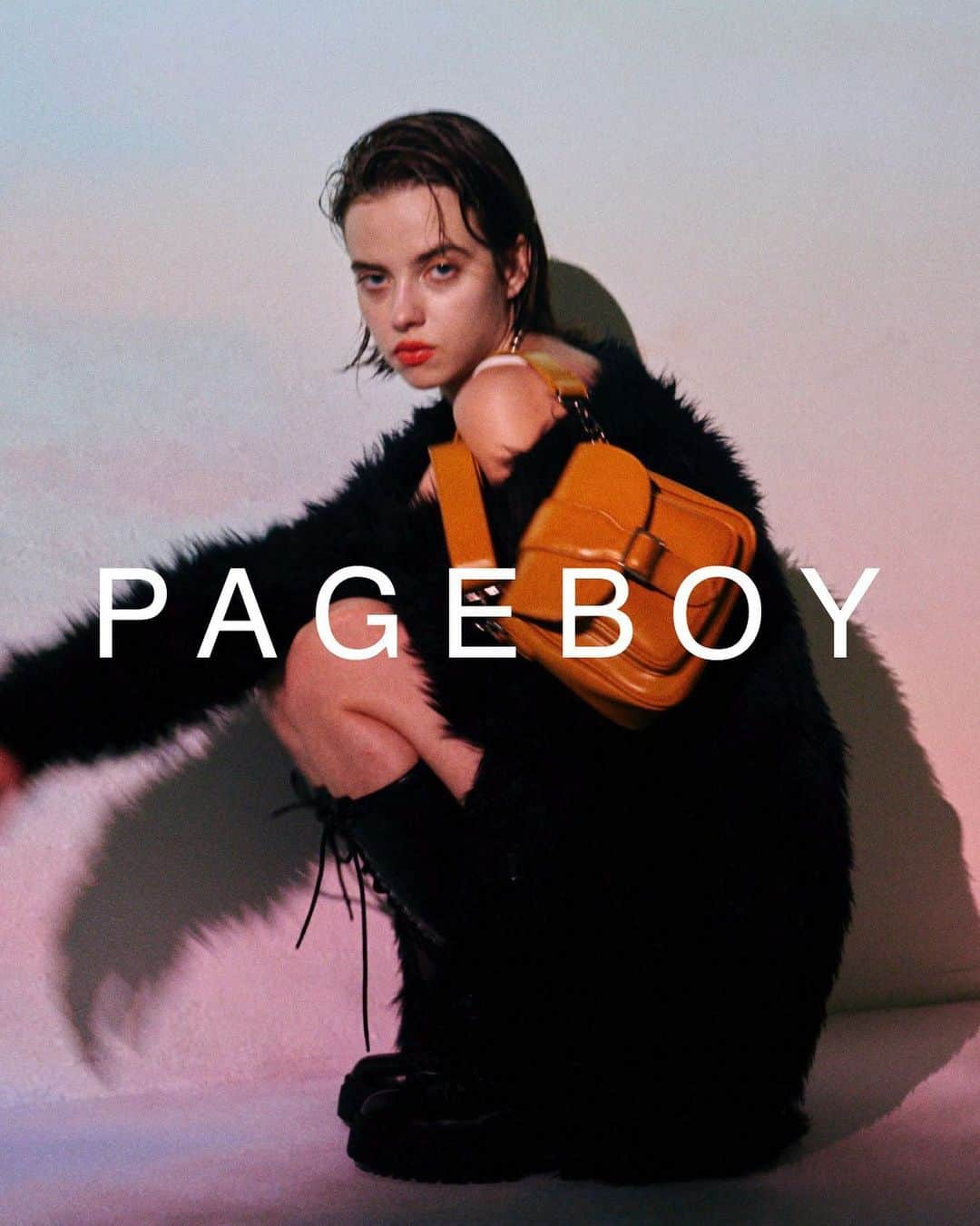 ページボーイさんのインスタグラム写真 - (ページボーイInstagram)「【PAGEBOY 2023AUTUMN COLLECTION】  本日より、PAGEBOY秋LOOK公開。ㅤㅤ  ☑TOPS ¥7,700(tax in) ☑︎BOTTOM ¥6,600(tax in) ☑︎BOOTS ¥14,300(tax in)  #モンスターフェザーカーディガン_pb #プリーツスカパン_pb #レースアップロングブーツ_pb  #PAGEBOY #ページボーイ #23AW_PAGEBOY #ミニスカートコーデ #ミニスカート #スカパン #スカパンコーデ #カーディガン #カーディガンコーデ #ロングブーツコーデ #ロングブーツ #秋コーデ #モード系 #モード系ファッション」8月1日 20時18分 - pageboy_pr