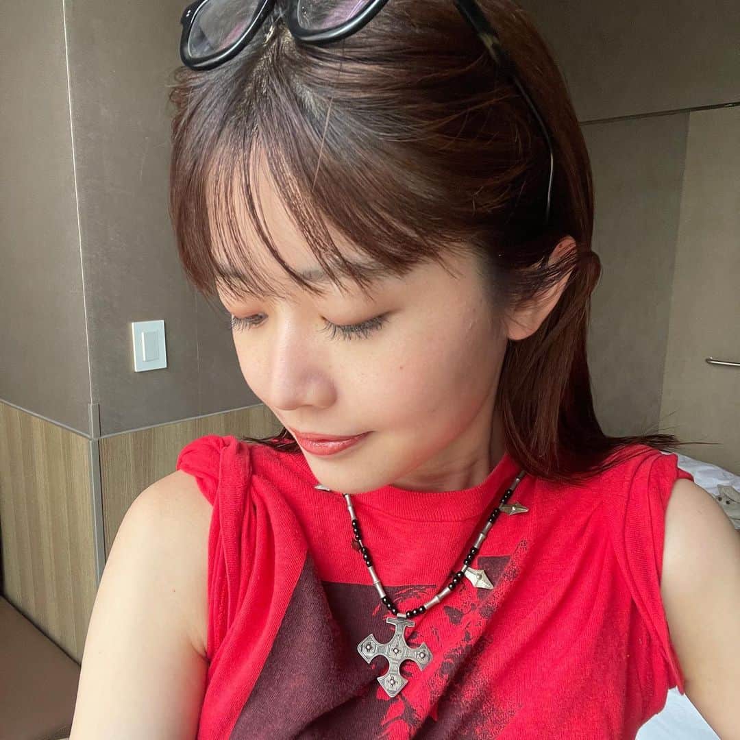 吉成亜美さんのインスタグラム写真 - (吉成亜美Instagram)「まだまだ開拓したい한국😎☀️ 間違えて9月1日のチケットを取ってしまっており、追加料金がかかりましたが、空港のスタッフさんの優しさにエグエグ泣きそうになった夜でした。（流石にこらえました。）  또 올께요!☀️  #アガサクリスT」8月1日 20時28分 - amiyoshinari
