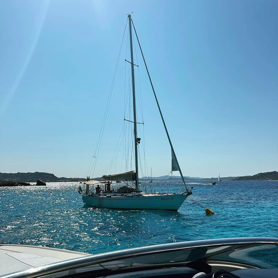 ケリー・ブルックさんのインスタグラム写真 - (ケリー・ブルックInstagram)「Wedding Anniversary Lunch of Dreams @lascogliera_restaurant 🐚💍💕🐟⚓️」8月1日 20時57分 - iamkb