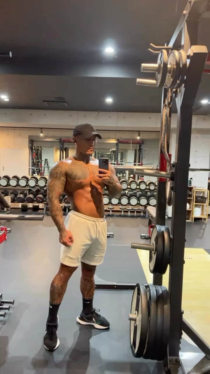 のインスタグラム：「#tattoo#japanesetattoo#physique#bodybuilding  あと10週🔥」