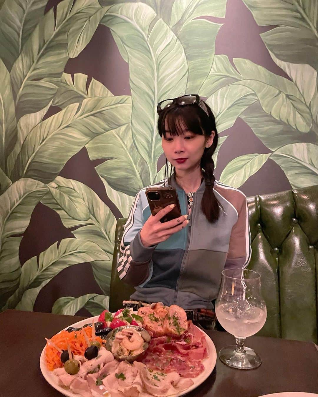 老月ミカのインスタグラム：「素です👤🎶」