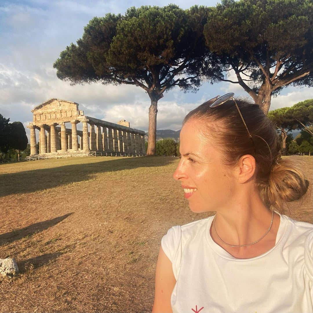 カロリーナ・コストナーのインスタグラム：「Incantata dinanzi tanta meraviglia. 🏛️✨🇮🇹 Enchanted in front of so much wonder.」