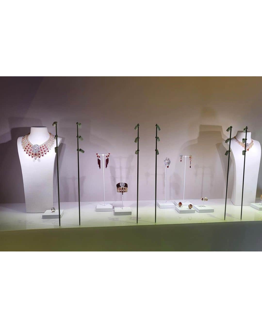 イ・ジェフンさんのインスタグラム写真 - (イ・ジェフンInstagram)「⠀ #TweedDeCHANEL #CHANELHighJewelry #CHANEL」8月1日 21時20分 - leejehoon_official