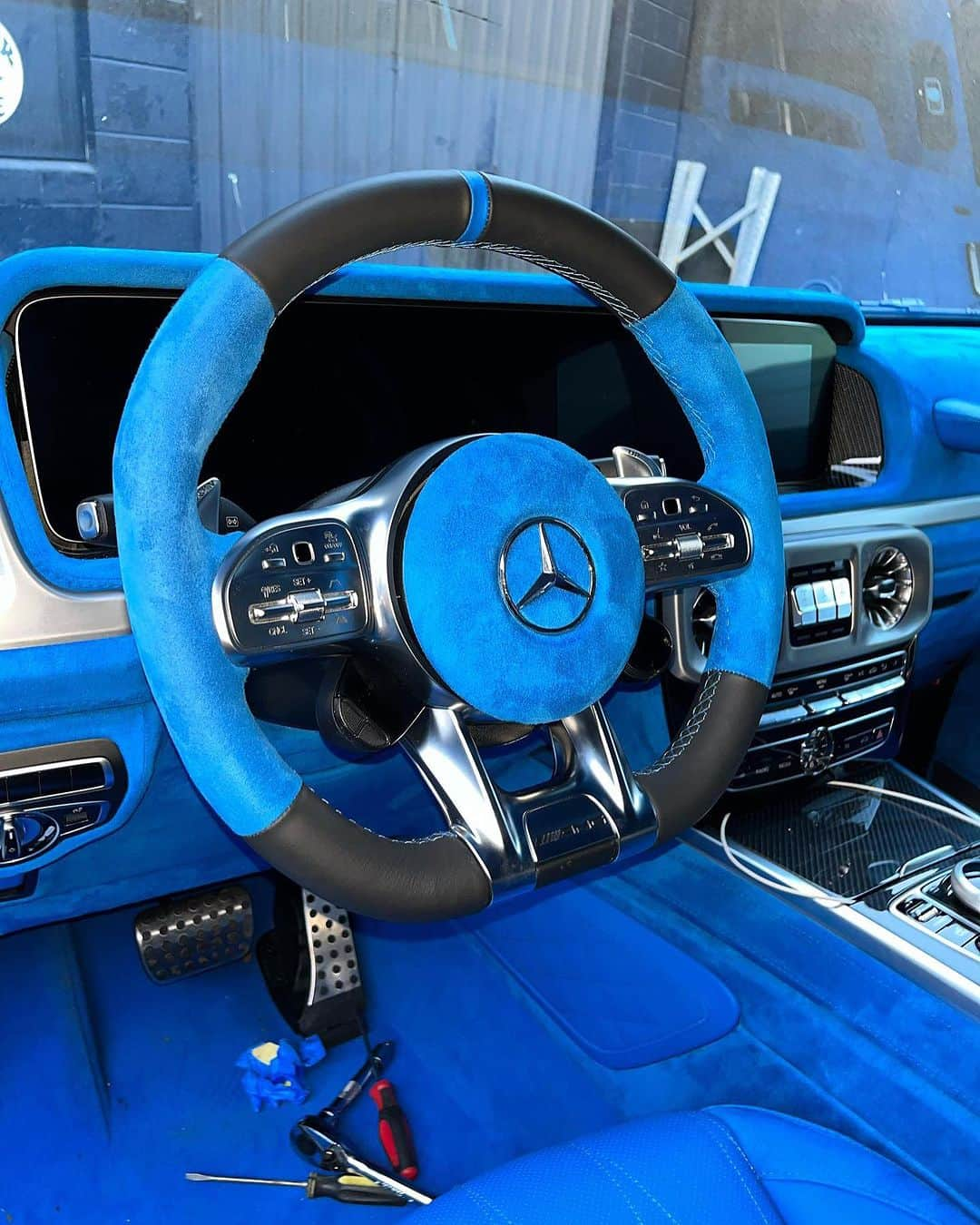 CarsWithoutLimitsさんのインスタグラム写真 - (CarsWithoutLimitsInstagram)「Custom G wagon interior kits  Many colors and designs to choose from @anthonytopstitch. What colour would you choose ?? #carswithoutlimits #gwagon #g63 #g500 #amg」8月1日 21時28分 - carswithoutlimits