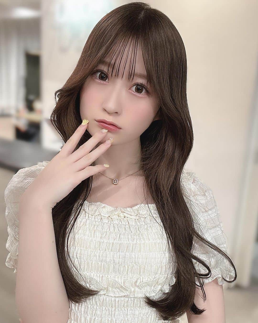 佐野心音のインスタグラム：「髪の毛染めた🫶🏻似合う？」