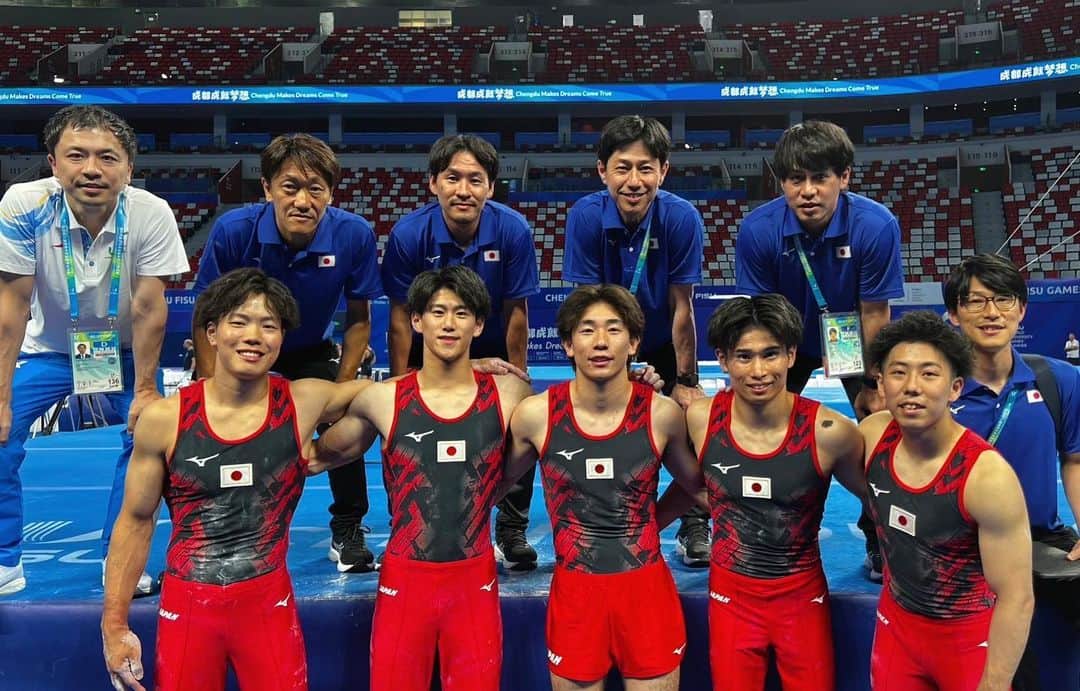 橋本大輝のインスタグラム：「. まずは団体決勝、頑張ります🇯🇵  #FISU #teamjapan #gymnastics」