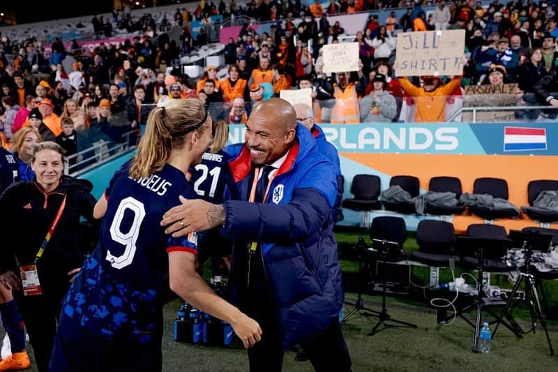 ナイジェル・デ・ヨングさんのインスタグラム写真 - (ナイジェル・デ・ヨングInstagram)「Group winners. Last 16.  It’s only getting started now. #TheOranjeBeat #FIFAWWC」8月1日 21時39分 - nigeldejong