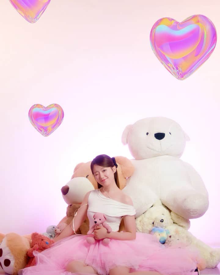 シュファのインスタグラム：「Colorgram 많이 사랑 해주세요 💋 請多支持我的代言的化妝品💄 Hope you guys love this collection🌻」