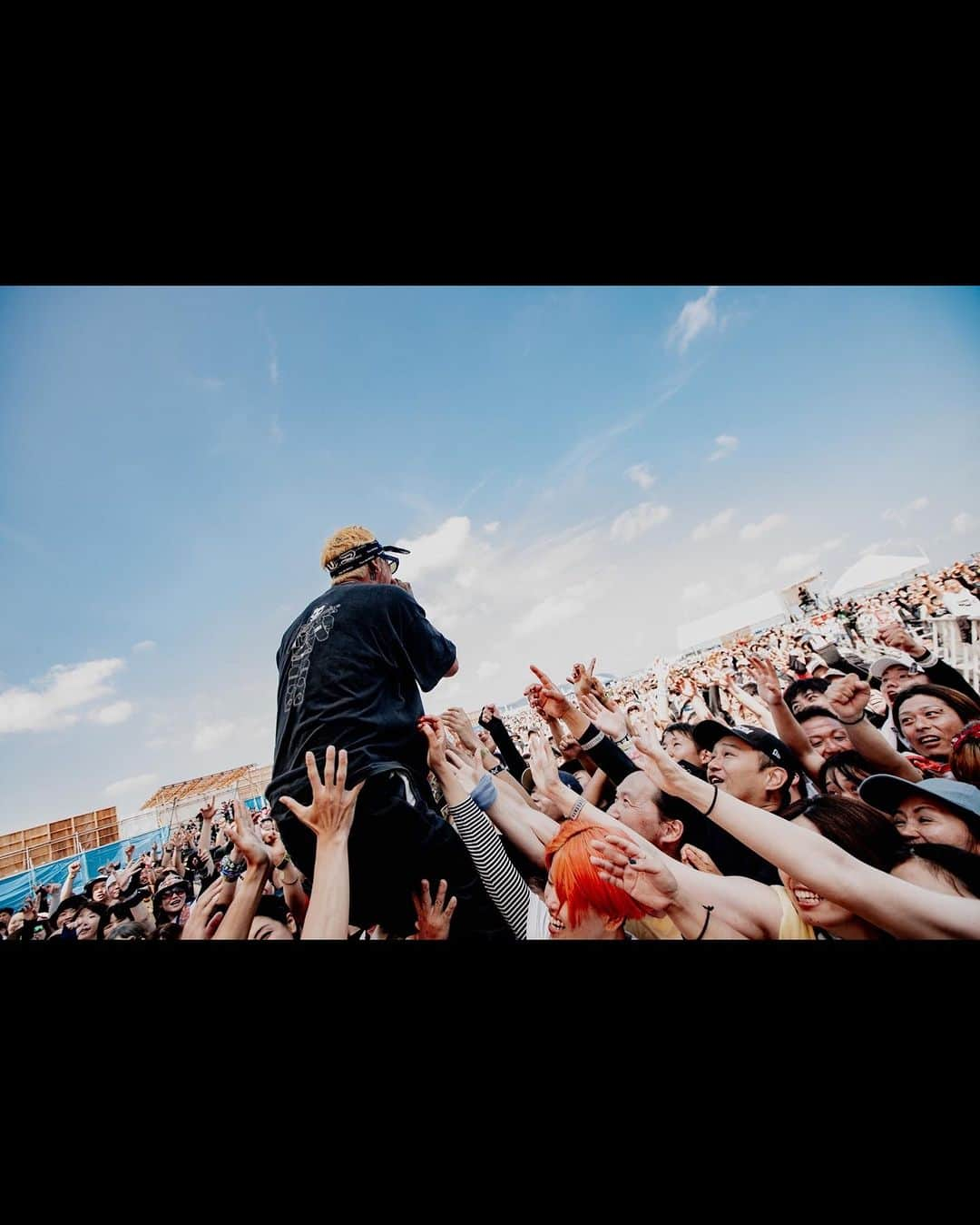 The BONEZさんのインスタグラム写真 - (The BONEZInstagram)「OGA NAMAHAGE ROCK FESTIVAL vol.12 有難う御座いました！！ photo by @kawado_photo  #thebonez   #TheBONEZ  #DragonAsh  #dragonash ＃ONRF12 #男鹿フェス12  #骨から気合い」8月1日 21時45分 - the____bonez