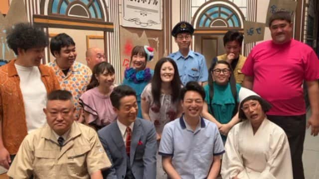 吉本新喜劇のインスタグラム：「今週の #よしもと祇園花月 は #すっちー 座長週🍬  「すち子の、恋するオバケ！？」を 本日から8/7(月)まで上演中です👻🤍  廃虚ホテルで生まれる恋とは...？！ そして誰がオバケなのか🤔  祇園花月に確かめに来てください🌈  BSよしもとでも毎週放送中です🥳  👇公演の詳細はこちら👇 shinkigeki.yoshimoto.co.jp」