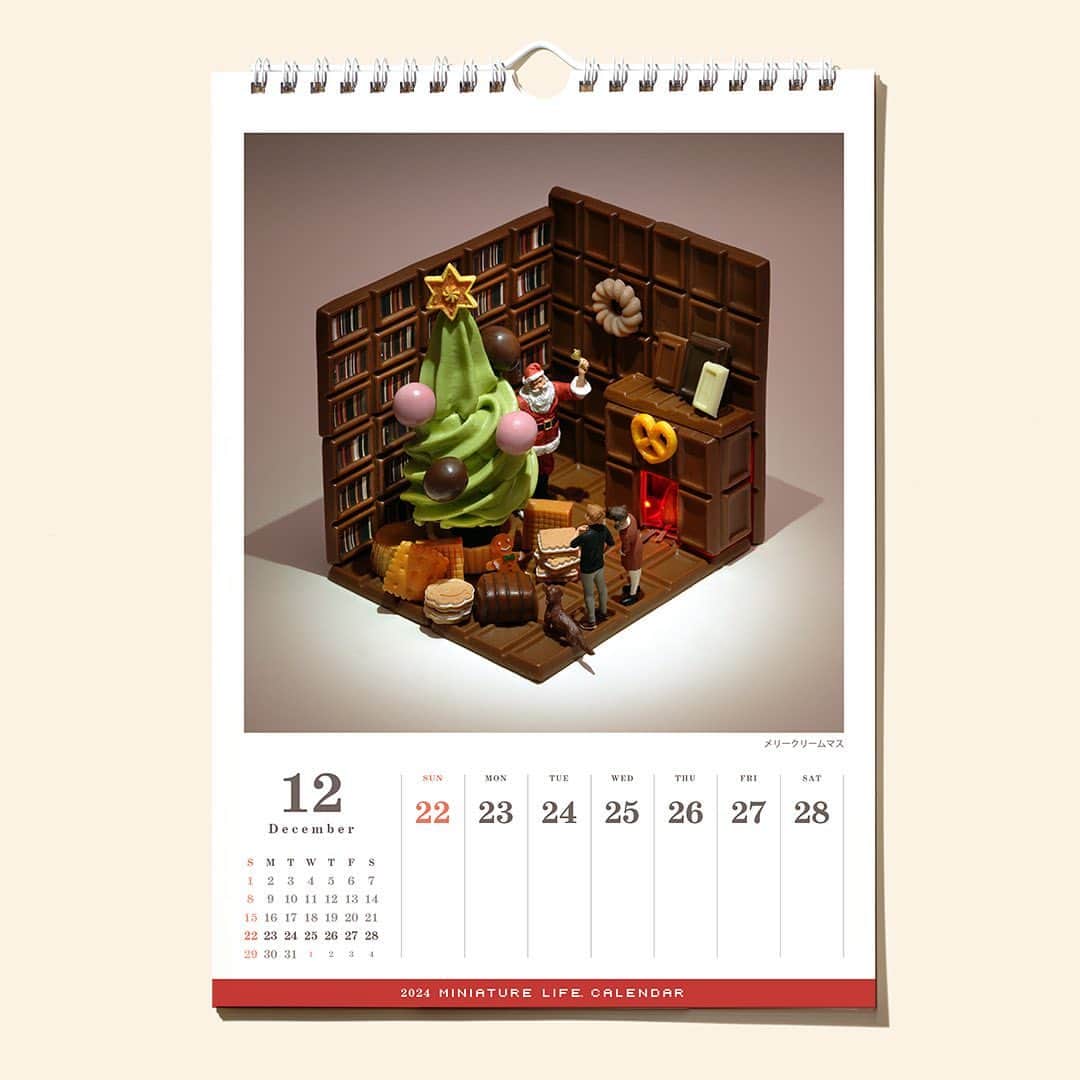 田中達也さんのインスタグラム写真 - (田中達也Instagram)「⠀ “Sweet Restaurant” ⠀ おかしなレストラン ⠀ ─────────────────── 2024年 カレンダー 9月16日発売 予約受付中です！ https://miniature-calendar.com/2024calendar ⠀ ─────────────────── 2024 Calendar Released on September 16 Pre-order Now! https://miniature-calendar.com/2024calendar ⠀」8月2日 7時00分 - tanaka_tatsuya