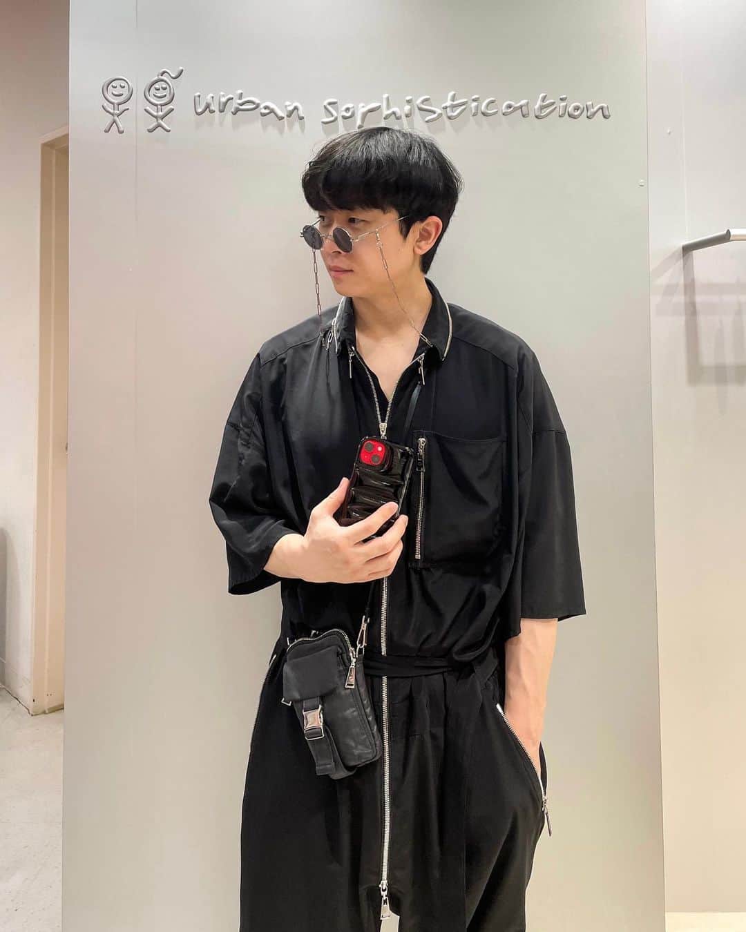 李燦雨のインスタグラム：「@urbansophisticationtm  TOKYO First POP-UP congratulations❤️‍🔥  可愛いiPhoneケースがっちゃ！ 귀염 폰케이스 갓챠!  #iphonecases #urbansophistication」